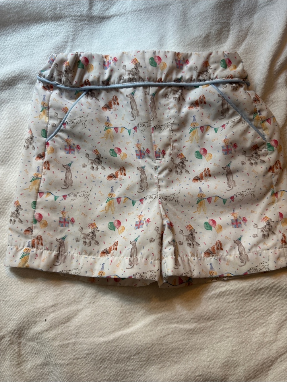 Smockingbird White Puppy Party Print Shorts with Blue Trim, Sz 3